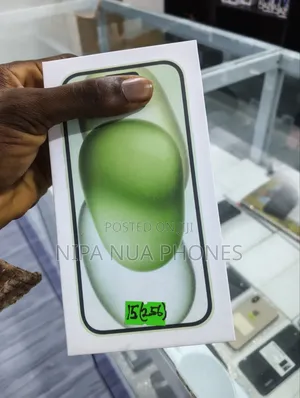 New Apple iPhone 15 256 GB Green