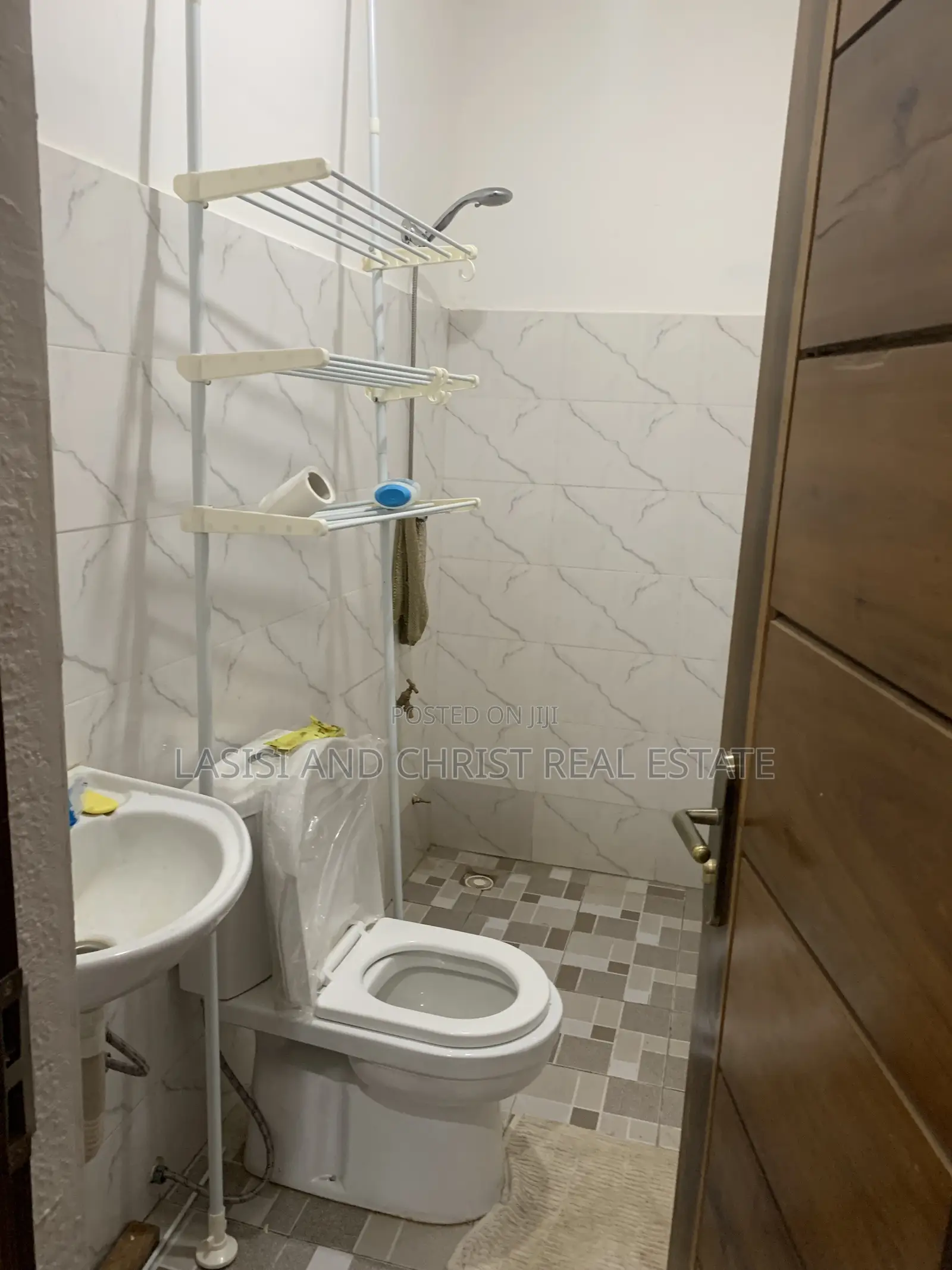 1bdrm Apartment in Lasisi And Christ, Amasaman for rent