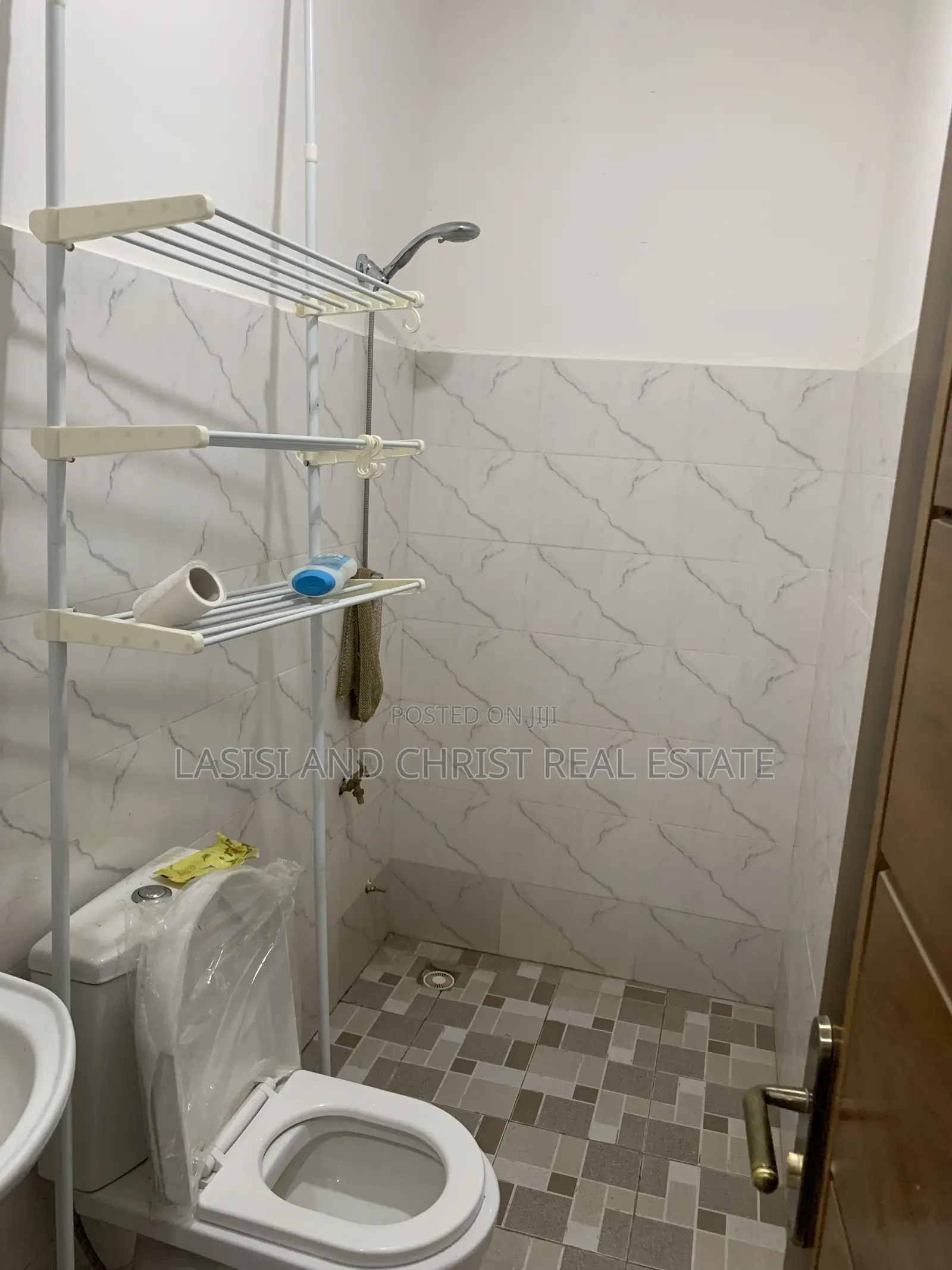 1bdrm Apartment in Lasisi And Christ, Amasaman for rent