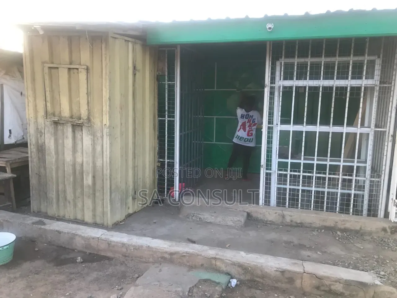 Nungua - Roadside Double Container for Rent