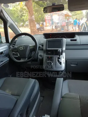 Toyota Voxy 2013 Black