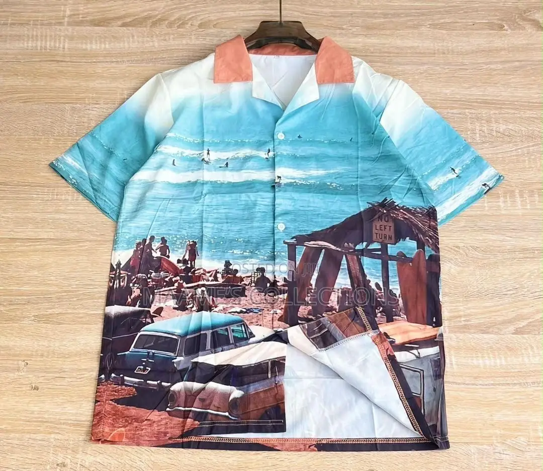 Short-Sleeve Button-Up Shirt With Collar