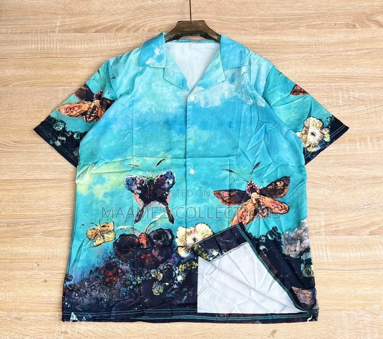 Short-Sleeve Button-Up Shirt With Collar