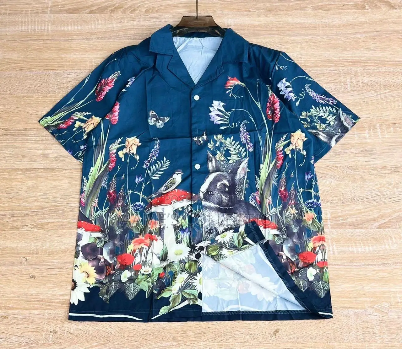 Short-Sleeve Button-Up Shirt With Collar