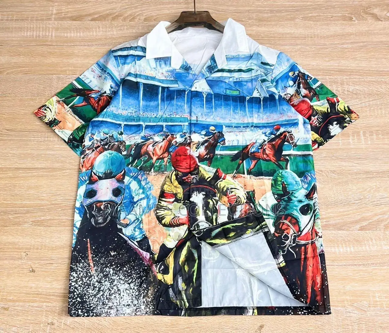 Short-Sleeve Button-Up Shirt With Collar