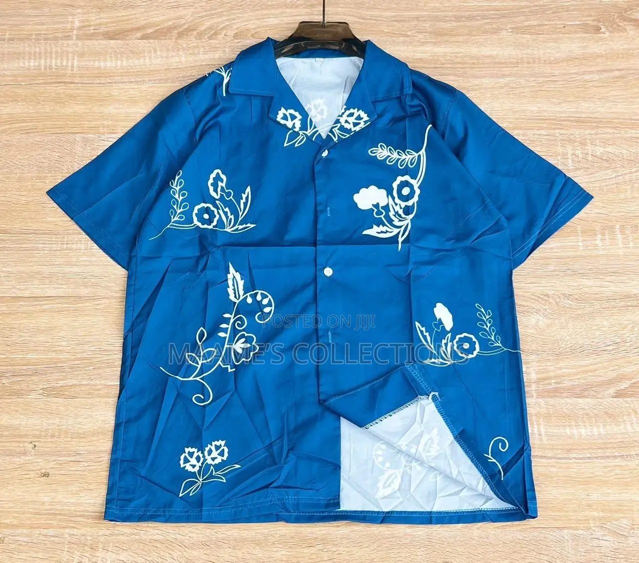 Short-Sleeve Button-Up Shirt With Collar