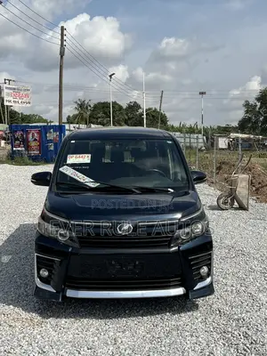 Toyota Voxy 2015 Black
