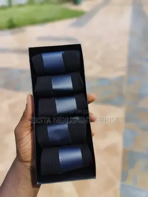 5 Socks in a Box (Black)