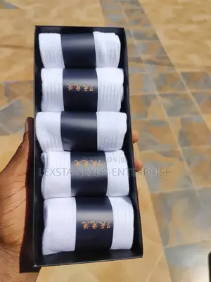 5 Socks in a Box (White)