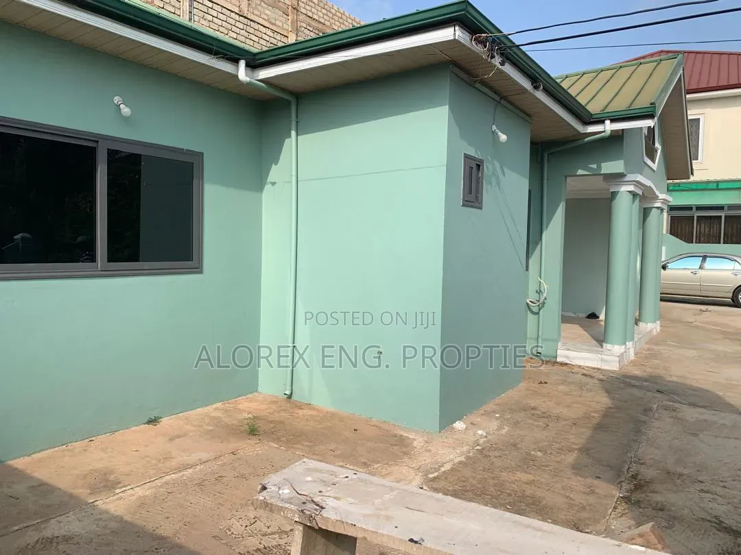 4bdrm House in Oyarifa, Ghana Flag for rent