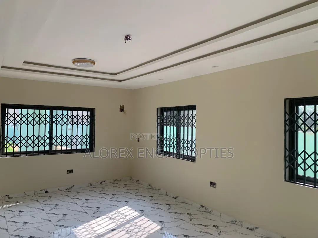 4bdrm House in Oyarifa, Ghana Flag for rent
