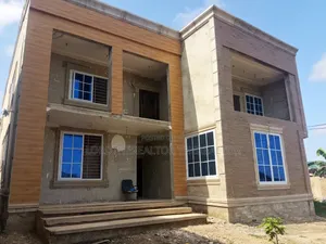 5bdrm House in Pokuase for sale