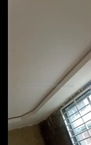 5bdrm House in Pokuase for sale