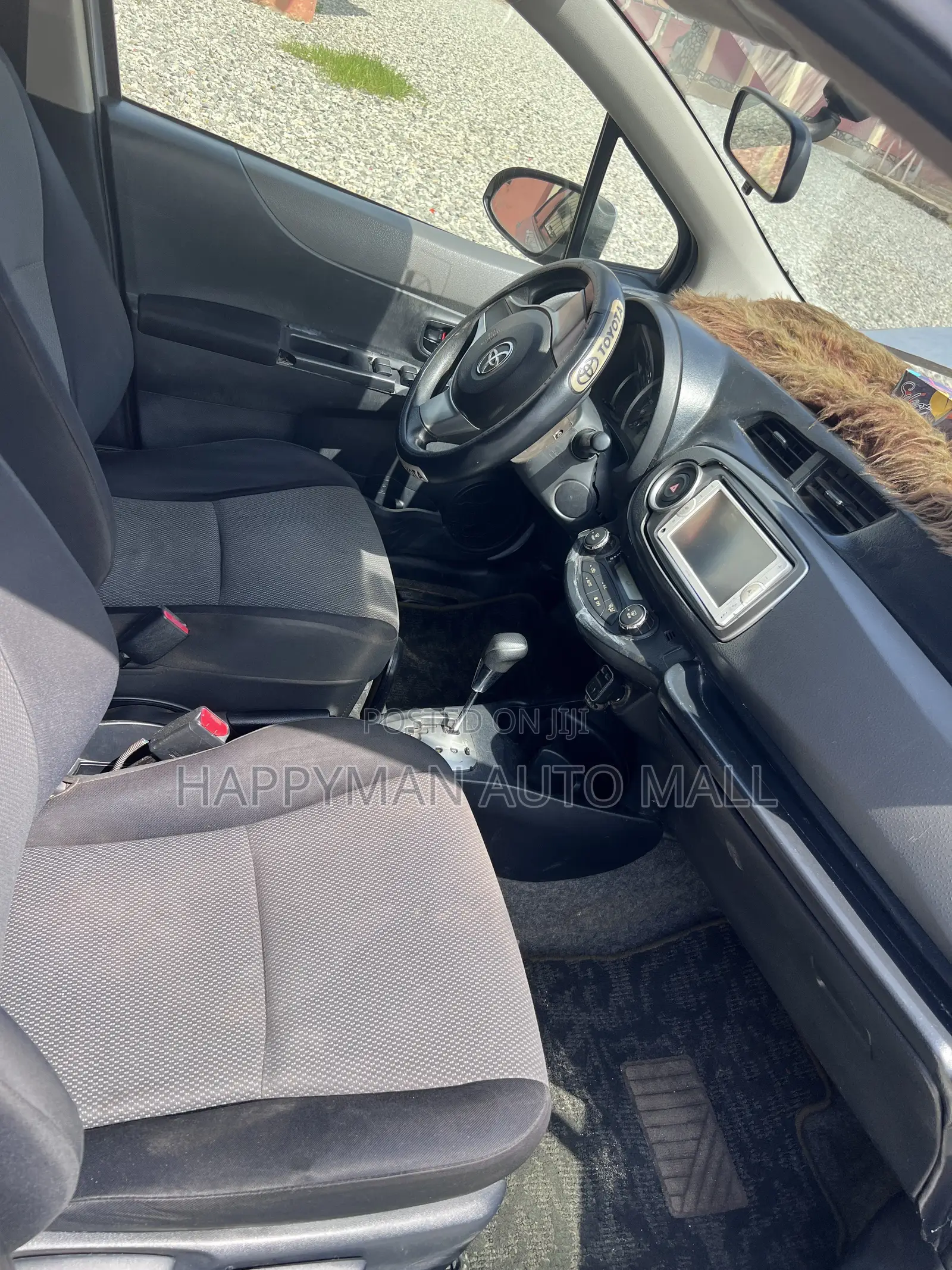 Toyota Vitz 1.3 FWD 3dr 2012 Silver