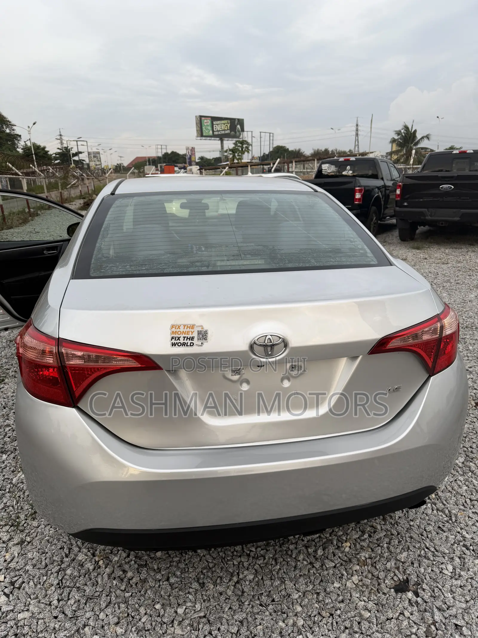Toyota Corolla LE (1.8L 4cyl 2A) 2018 Silver
