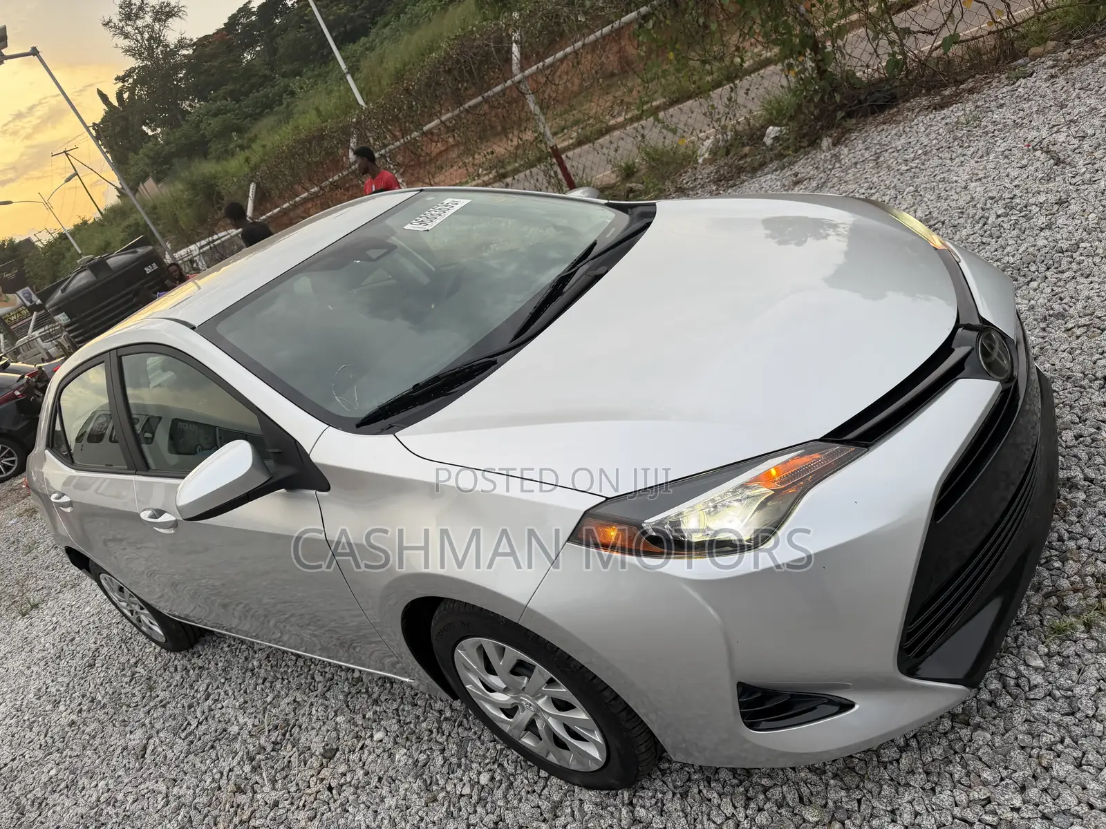Toyota Corolla LE (1.8L 4cyl 2A) 2018 Silver