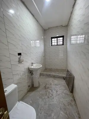 4bdrm Duplex in Miracle Properties, Oyarifa for rent