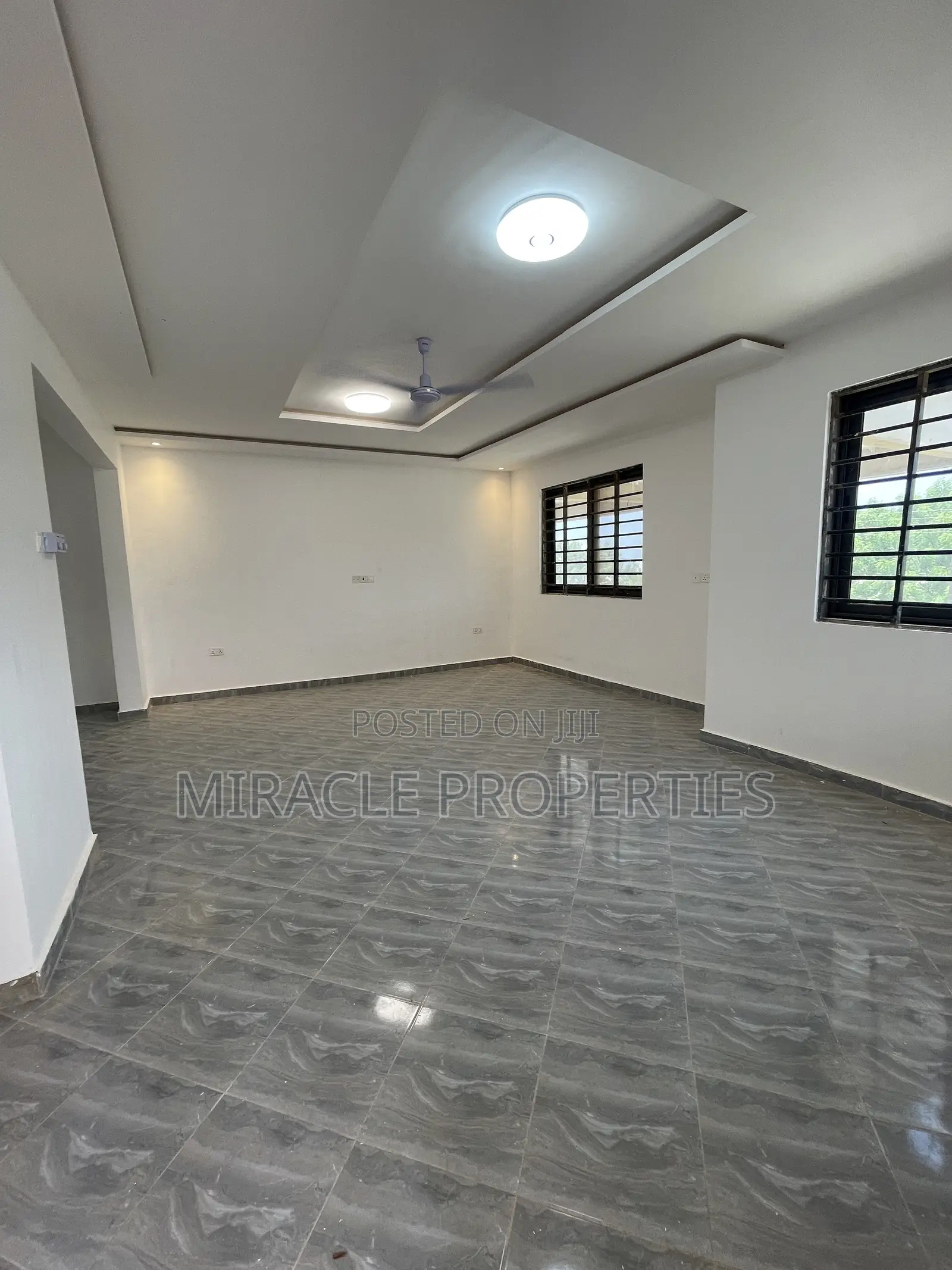 4bdrm Duplex in Miracle Properties, Oyarifa for rent