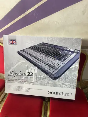 Soundcraft Signature 22 Mixer