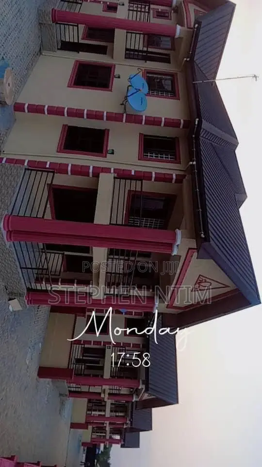 20bdrm Apartment in Atwima Kwanwoma for sale