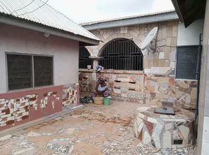 5bdrm House in Brother K Estate, Kumasi Metropolitan for sale