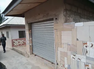 5bdrm House in Brother K Estate, Kumasi Metropolitan for sale