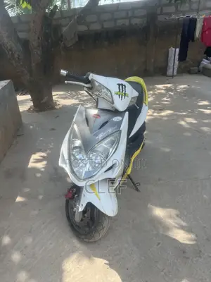Kymco Xciting 2023 White