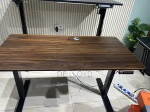 140 Cm Electric or Automatic Adjustable Table