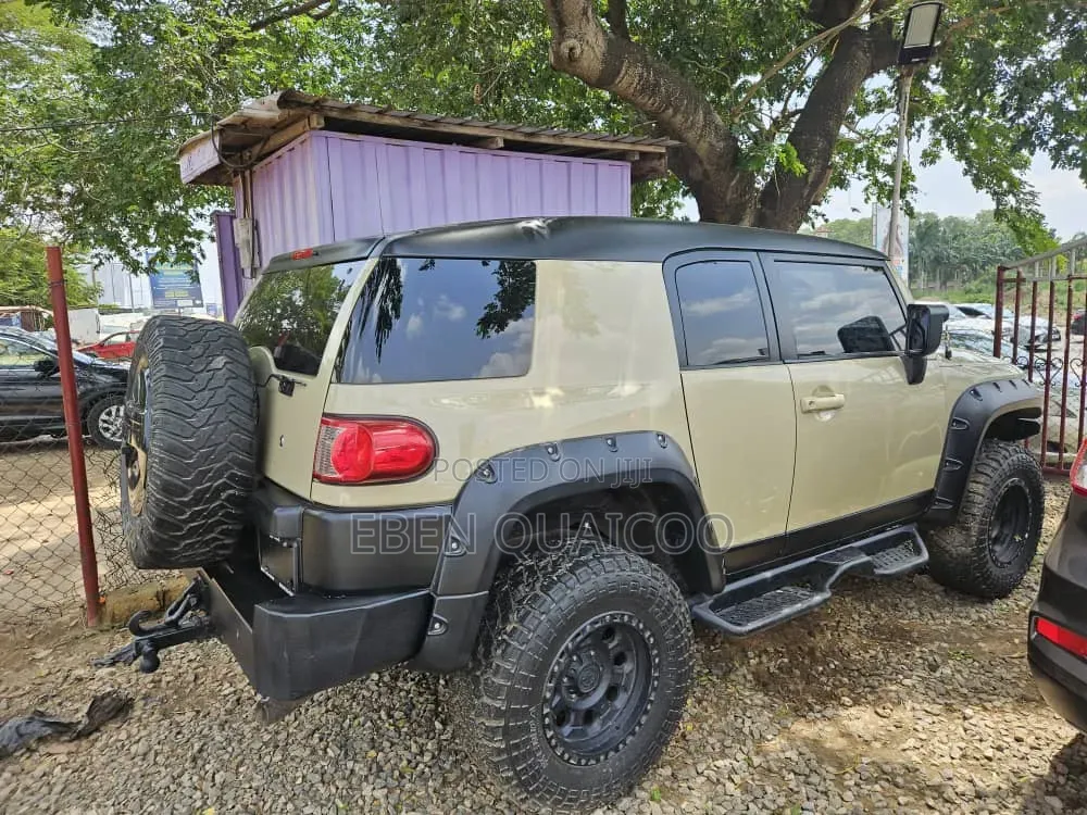 Toyota FJ Cruiser 2010