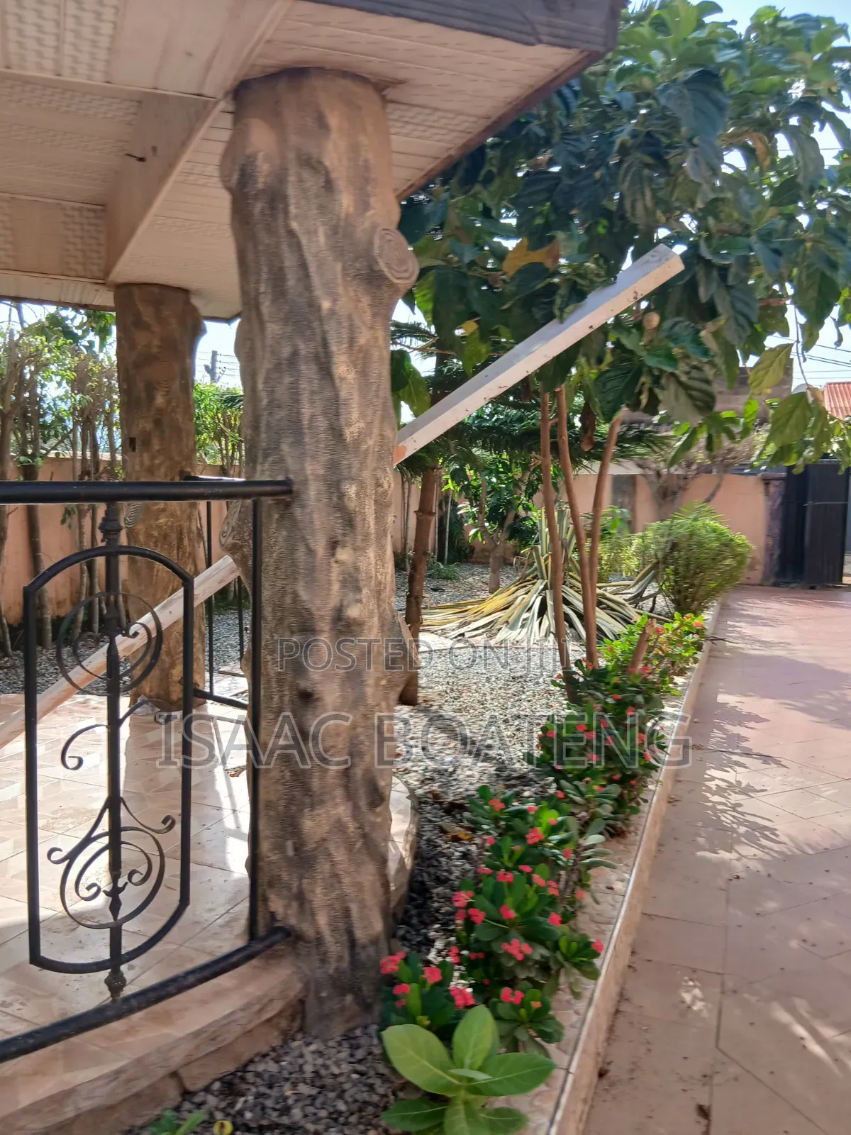 3bdrm House in Damas 2 Estate, Ga West Municipal for sale