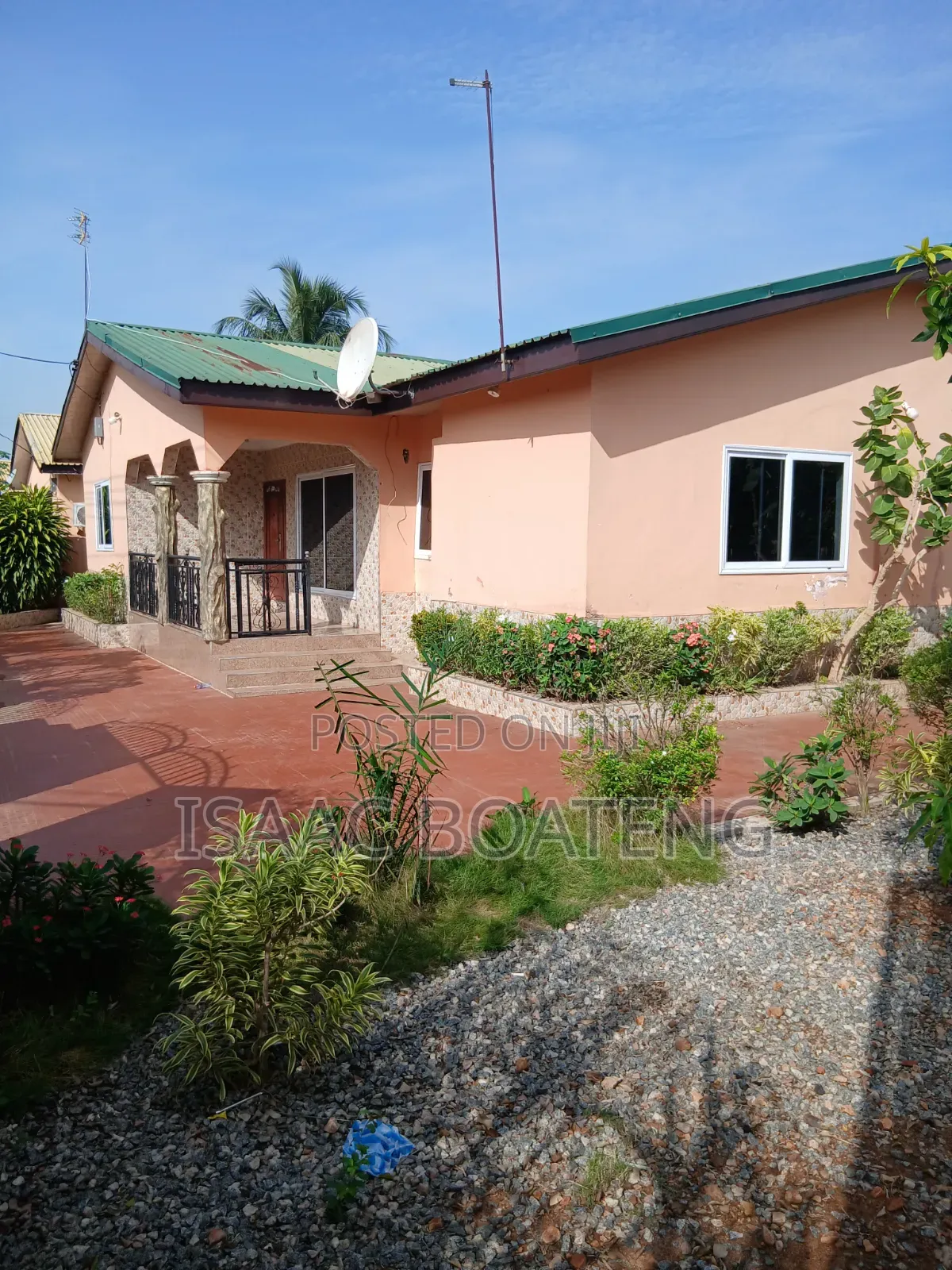 3bdrm House in Damas 2 Estate, Ga West Municipal for sale