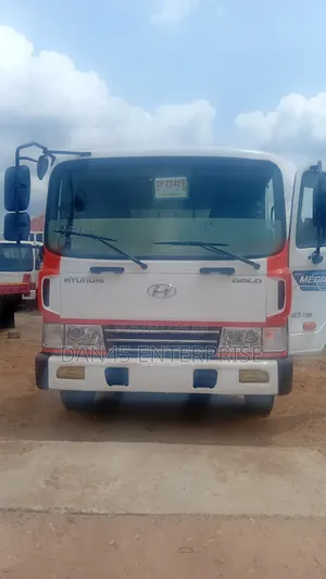 Hyundai 5ton 8holes Manual Engine Truck