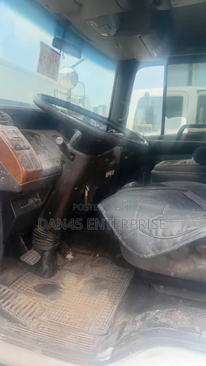Hyundai 5ton 8holes Manual Engine Truck