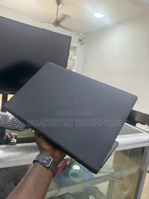 Laptop Fujitsu Lifebook A357 8GB Intel Core i5 SSD 256GB