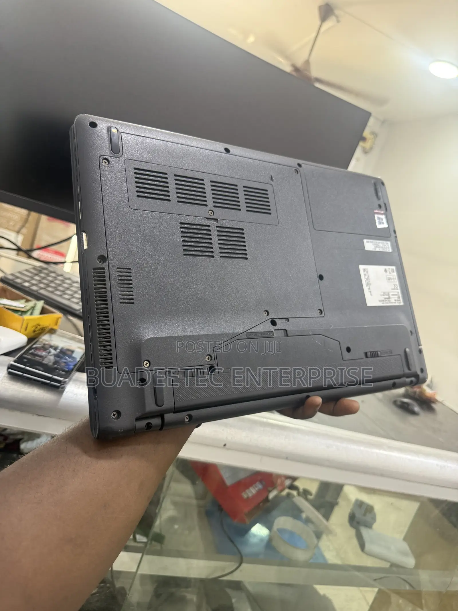 Laptop Fujitsu Lifebook A357 8GB Intel Core i5 SSD 256GB