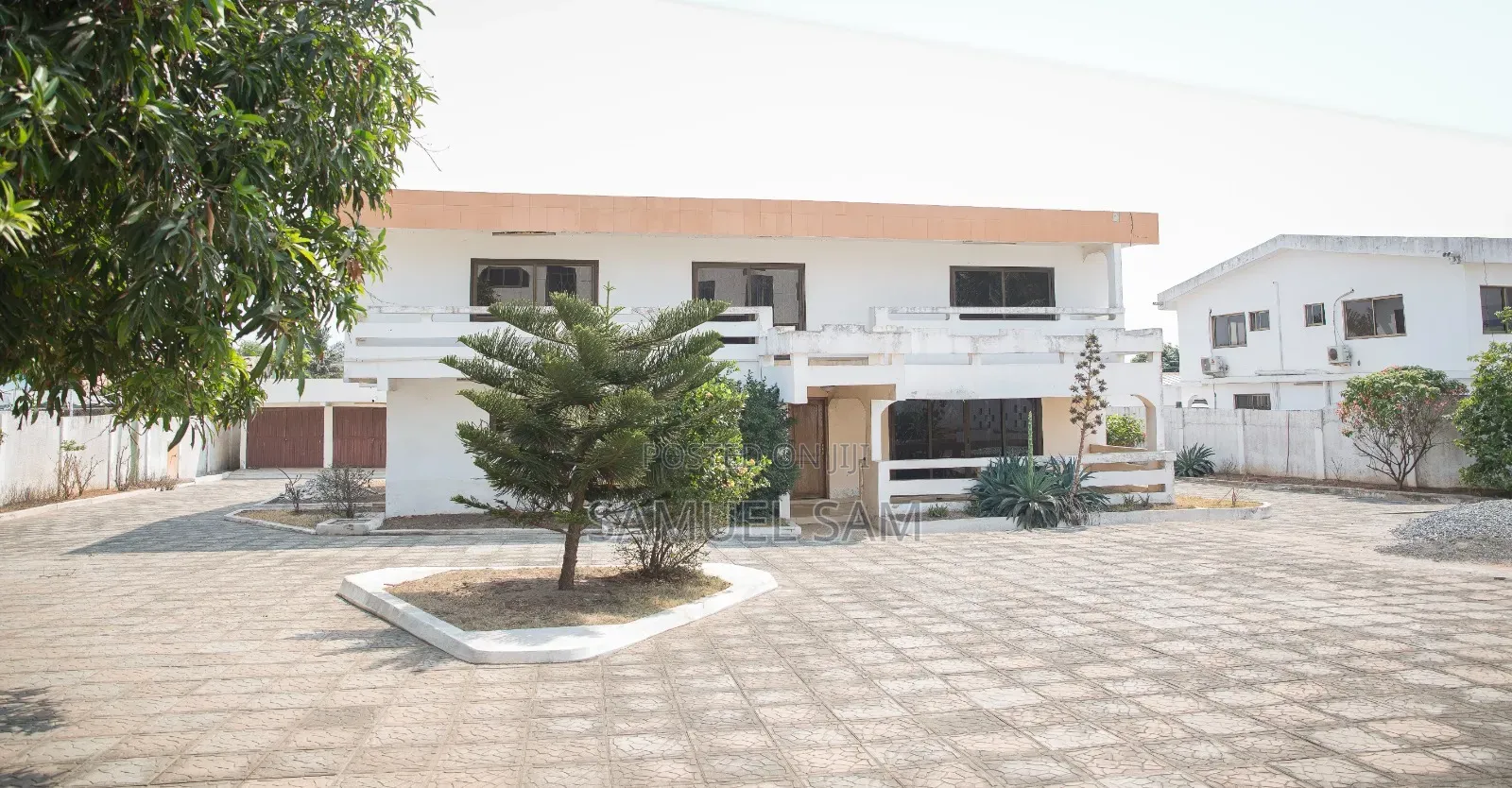 9bdrm House in Tema Community 3 for sale