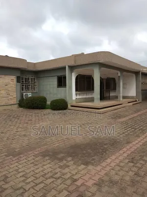 9bdrm House in Nmai Azor, Tema Metropolitan for sale