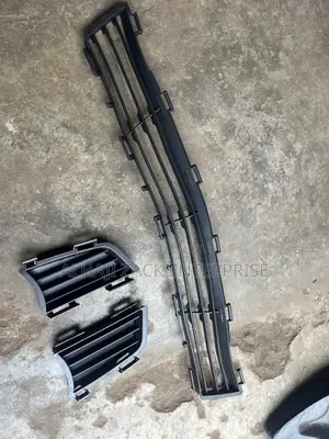 Pontiac Vibe Fog Cover and Down Grille