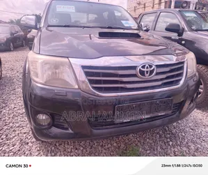 Toyota Hilux 3.0 D-4D 4x4 2015 Black