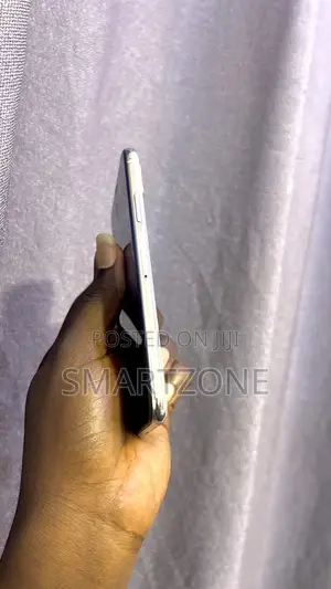 Apple iPhone XS 64 GB White