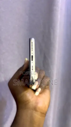 Apple iPhone XS 64 GB White