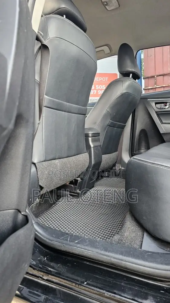 Toyota Corolla XLE 4dr Sedan (1.8L 4cyl CVT) 2017 Black