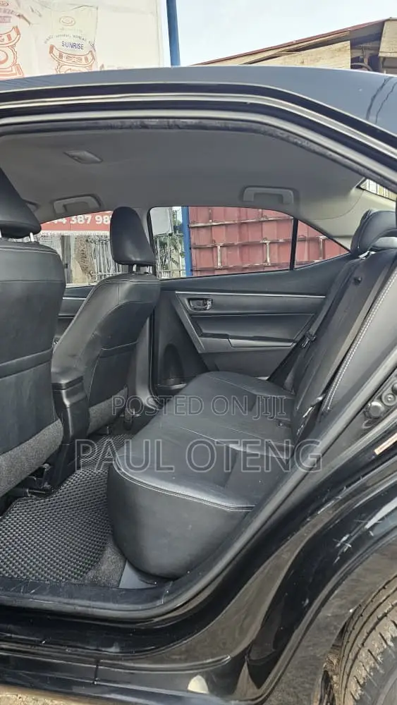 Toyota Corolla XLE 4dr Sedan (1.8L 4cyl CVT) 2017 Black