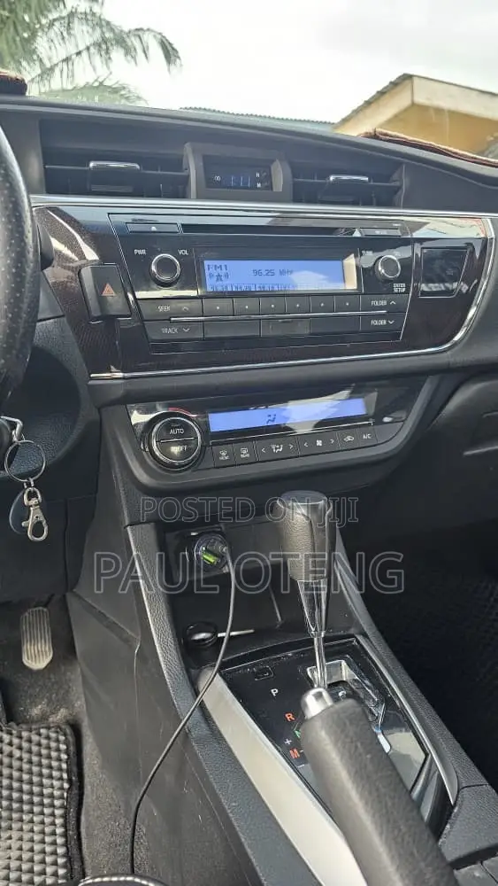 Toyota Corolla XLE 4dr Sedan (1.8L 4cyl CVT) 2017 Black