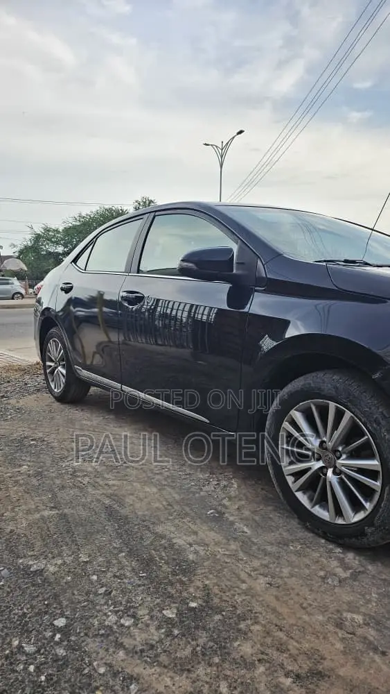 Toyota Corolla XLE 4dr Sedan (1.8L 4cyl CVT) 2017 Black