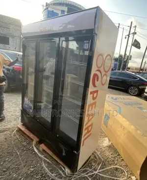 Unique New Pearl PVC-150 3-Door Glass Display Fridge Beverage Cooler
