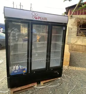 Newly Bulky Pearl PVC-150 3-Door Glass Display Fridge Beverage Cooler