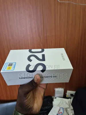 New Samsung Galaxy S20 FE 5G 128 GB Blue