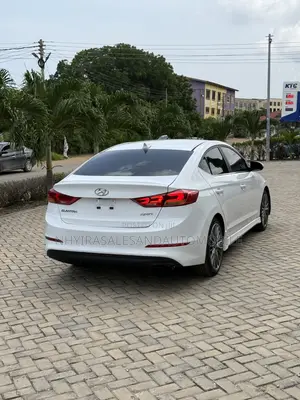 Hyundai Elantra Sport 2018 White