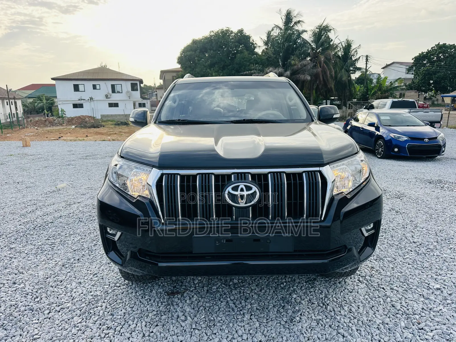 Toyota Land Cruiser Prado 2022 Black